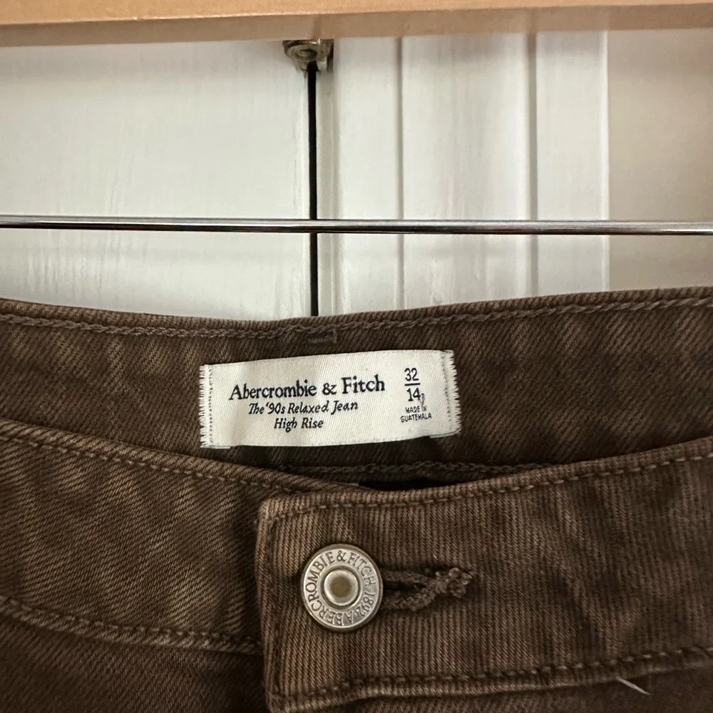 Abercrombie & Fitch 90s Relaxed Jean High Rise Chocolate Brown Jeans - Picture 4 of 4